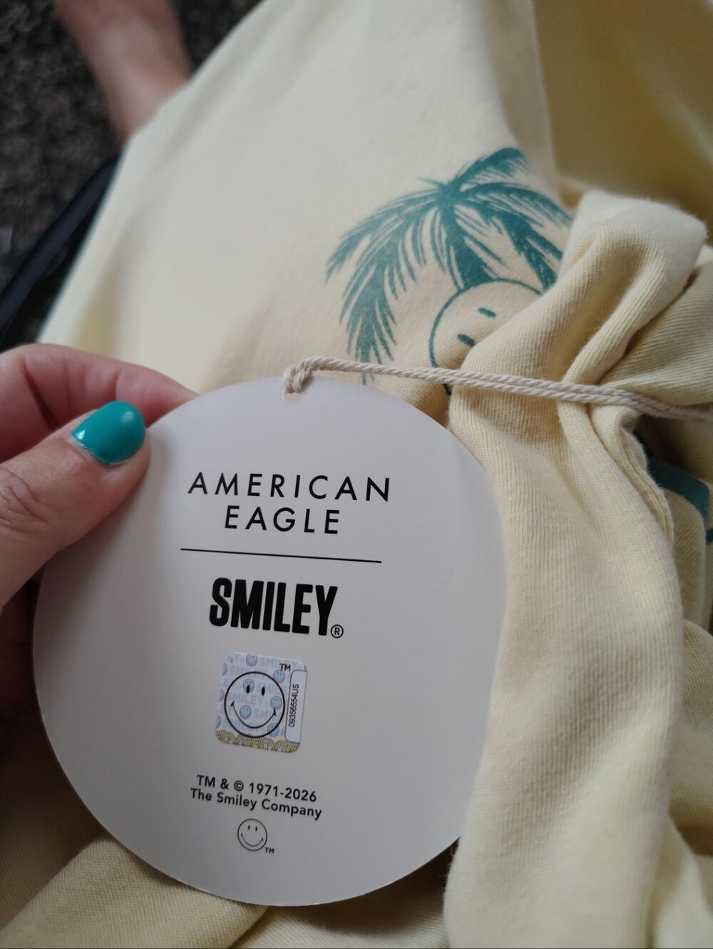 New! American Eagle x Smiley Graphic Tee Shrunken Fit XL  Unisex - Picture 8 of 9